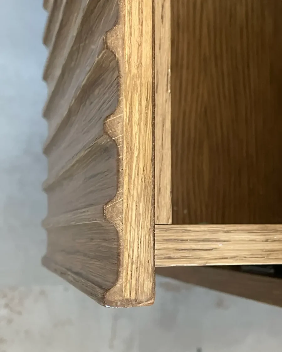 Mobile da bagno cannettato sospeso in legno massello 120 cm due cassetti e vasca lavabo in ceramica - immagine 4