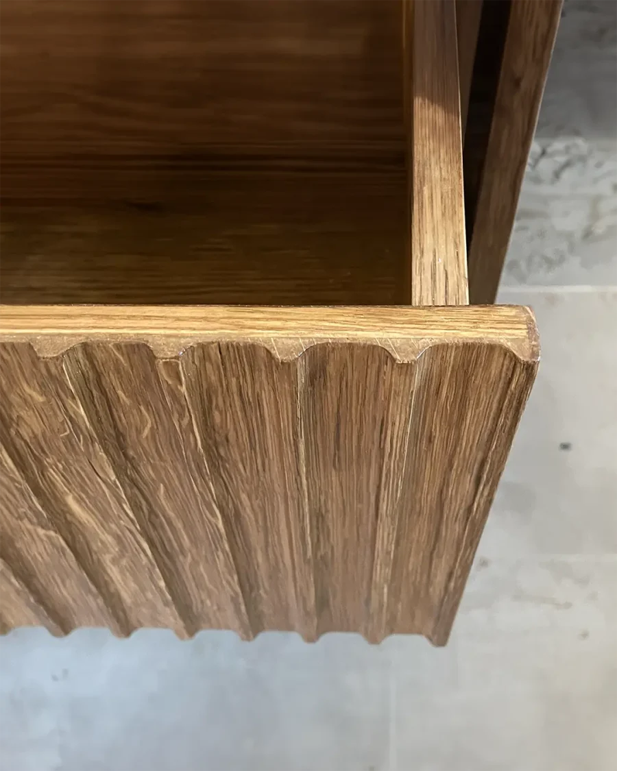 Mobile da bagno cannettato sospeso in legno massello 120 cm due cassetti e vasca lavabo in ceramica - immagine 7